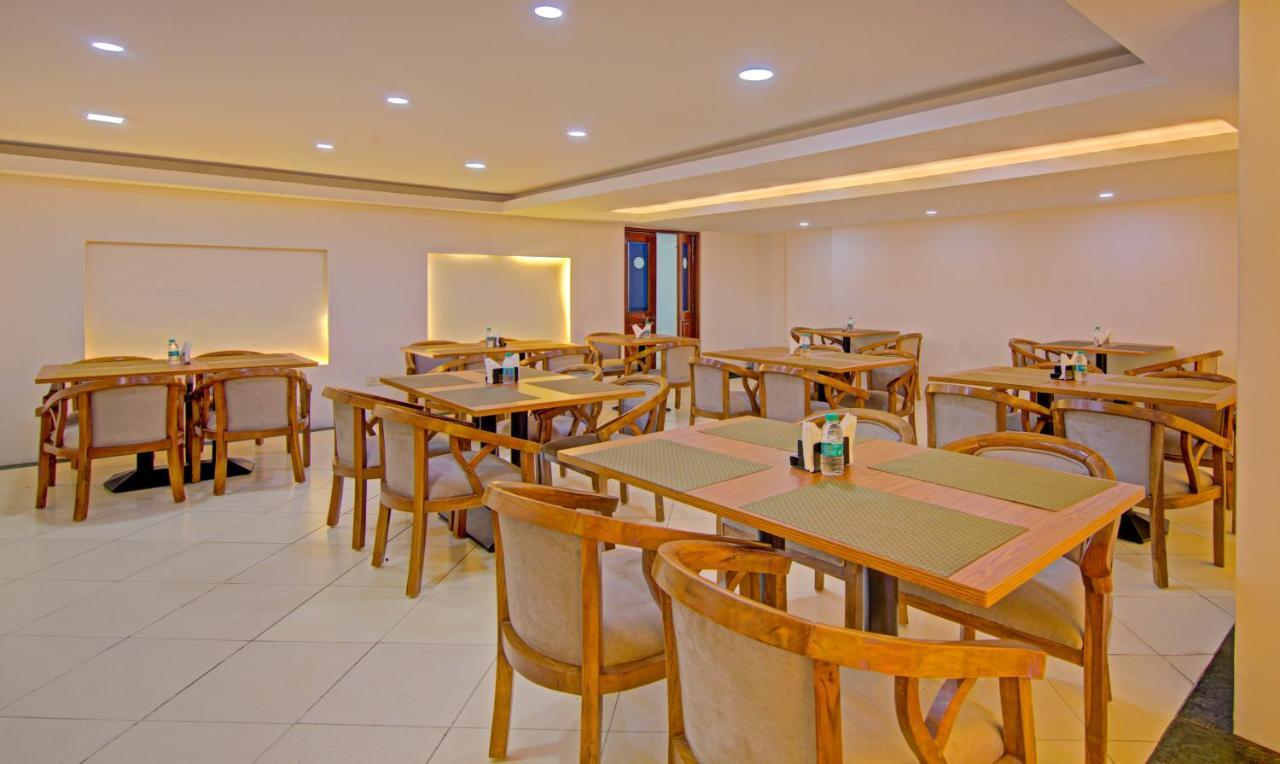 Treebo Corporate Park Hotel New Delhi Exterior photo