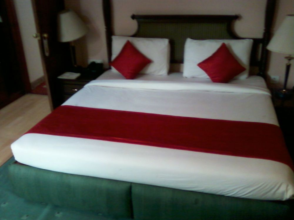 Treebo Corporate Park Hotel New Delhi Exterior photo